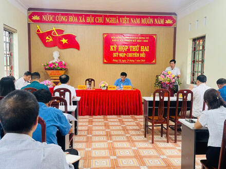 Kinh tế - Chính trị
