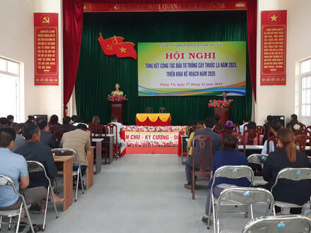 Kinh tế - Chính trị