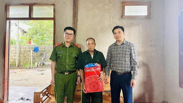 XÃ HƯNG VŨ TỔ CHỨC THĂM HỎI, TẶNG QUÀ  GIA ĐÌNH CHÍNH SÁCH, NGƯỜI CÓ CÔNG VỚI CÁCH MẠNG NHÂN KỶ NIỆM 78 NĂM NGÀY THƯƠNG BINH – LIỆT SĨ (27/7/1947 – 27/7/2025)
